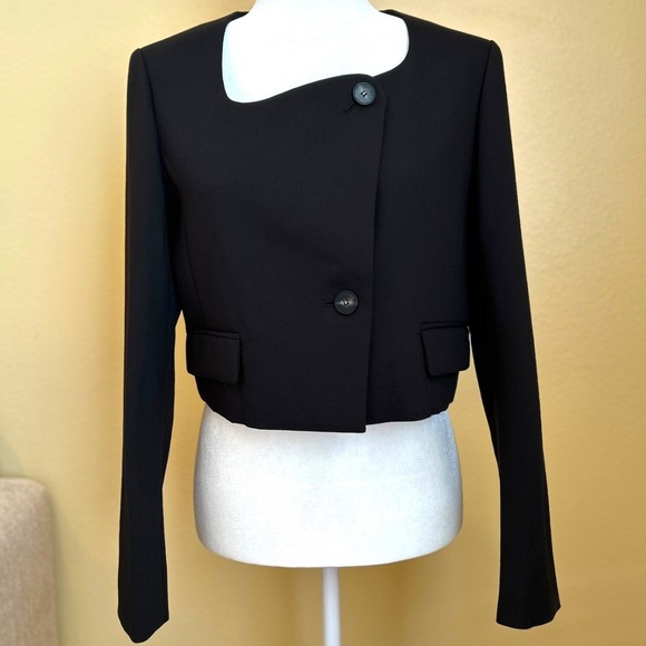 LOEUVRE Cropped Black Blazer Asymmetric Jacket Edgy Korean Design NWT $239 - Picture 1 of 16